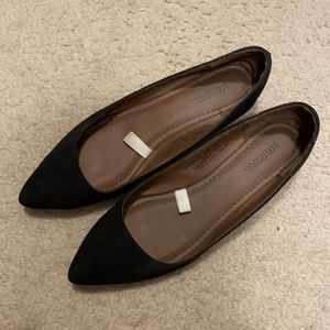 Black pointy flats